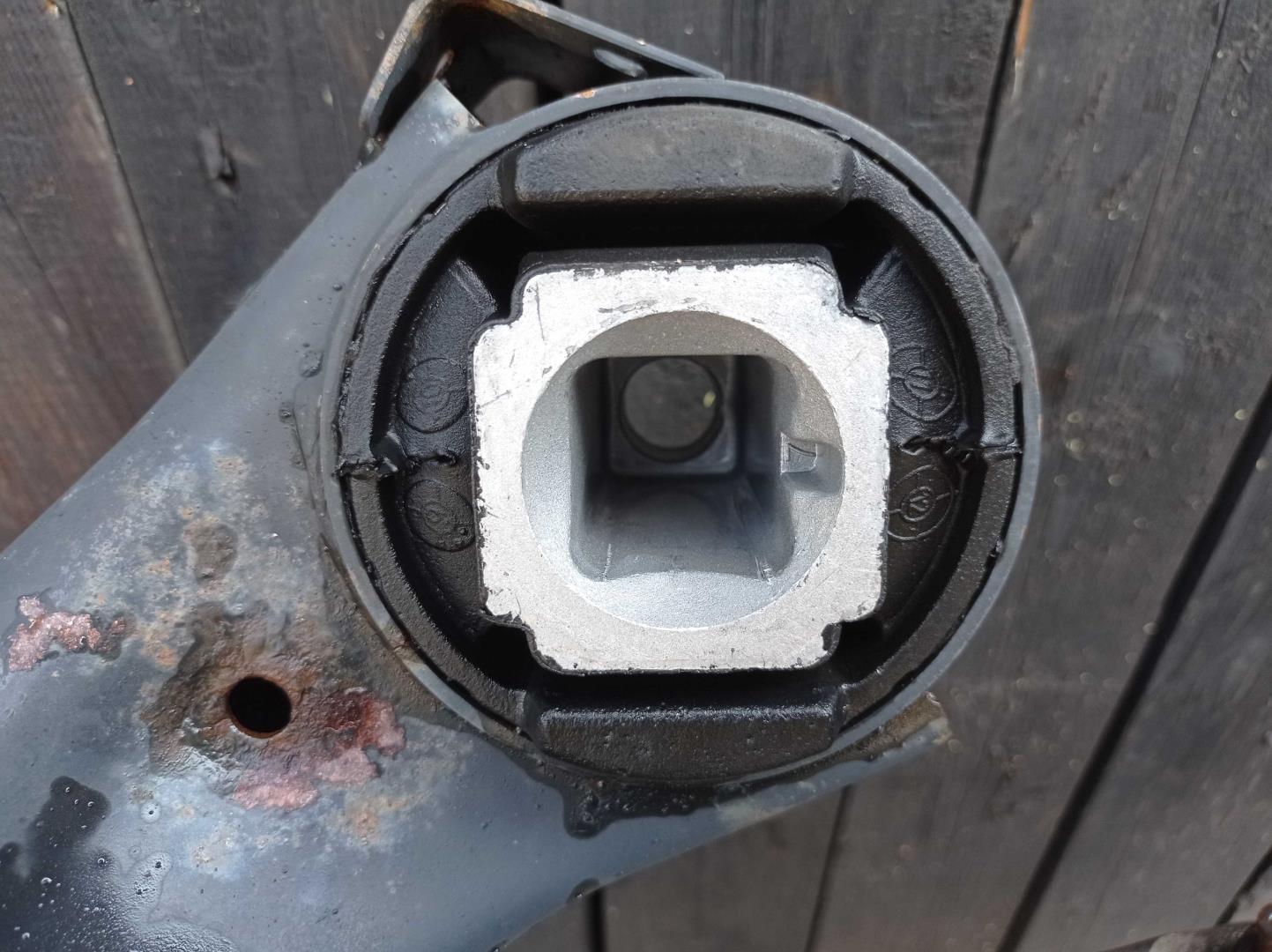 Балка задняя