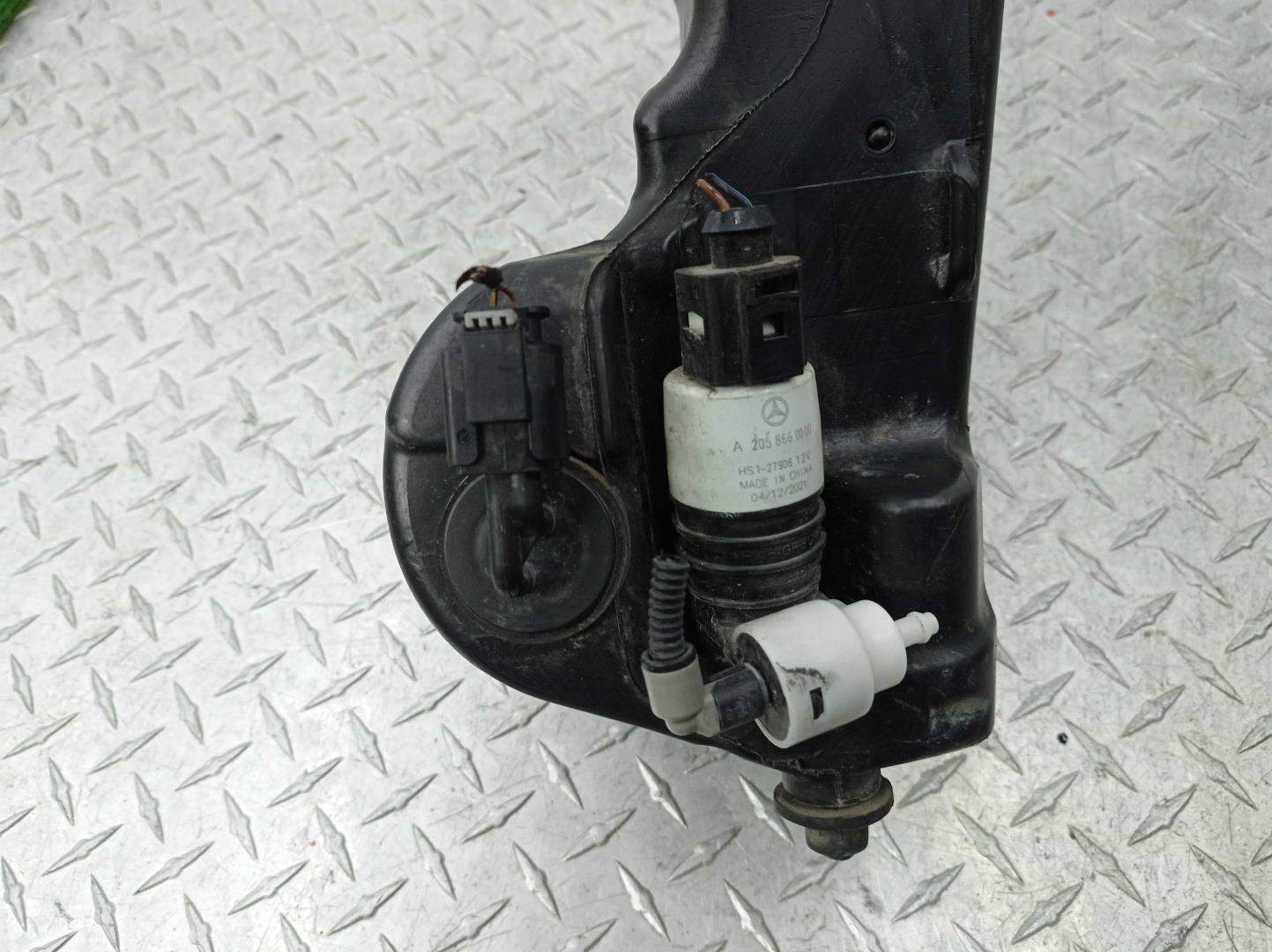 Бачок омывателя лобового стекла