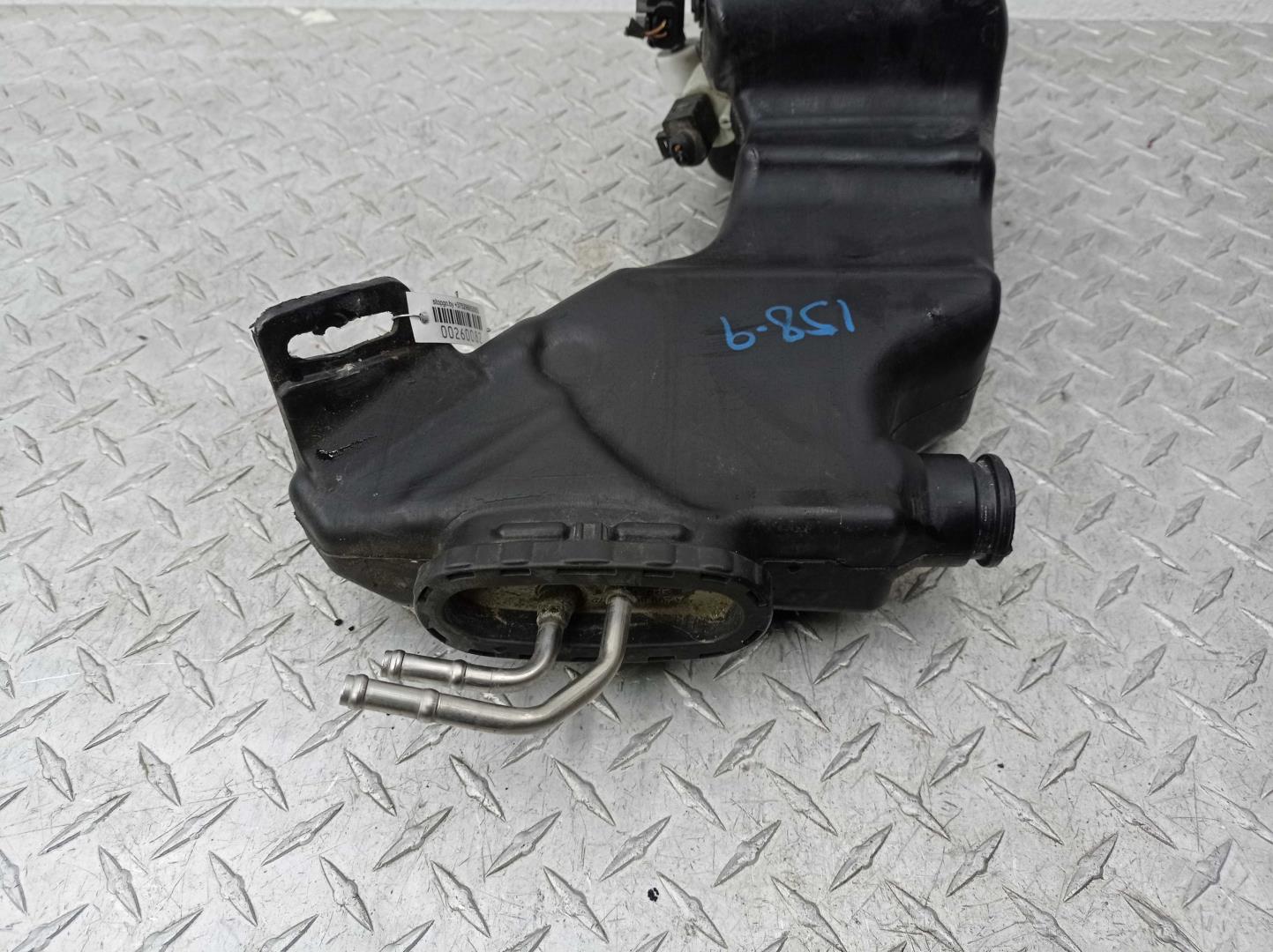 Бачок омывателя лобового стекла