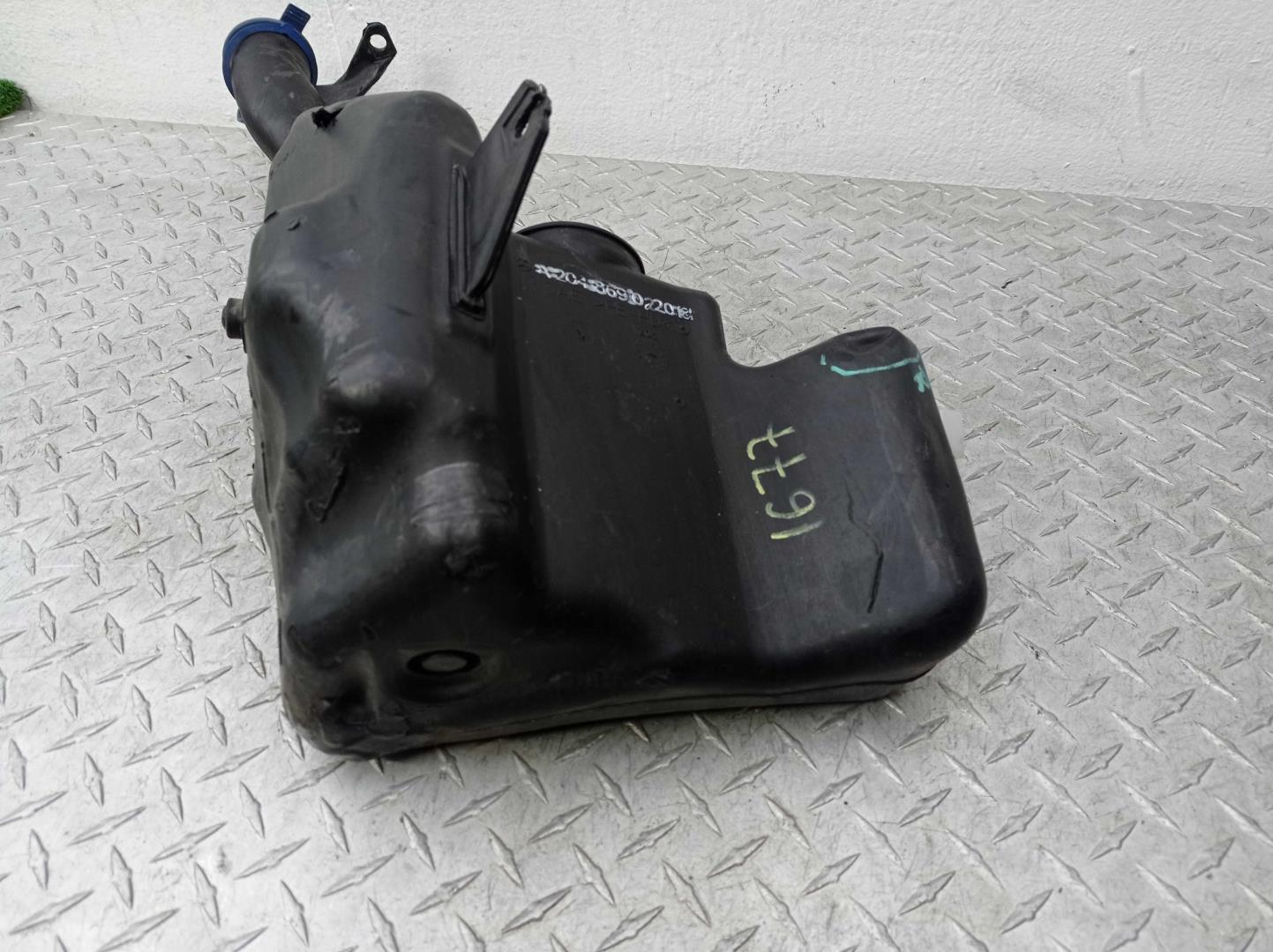 Бачок омывателя лобового стекла