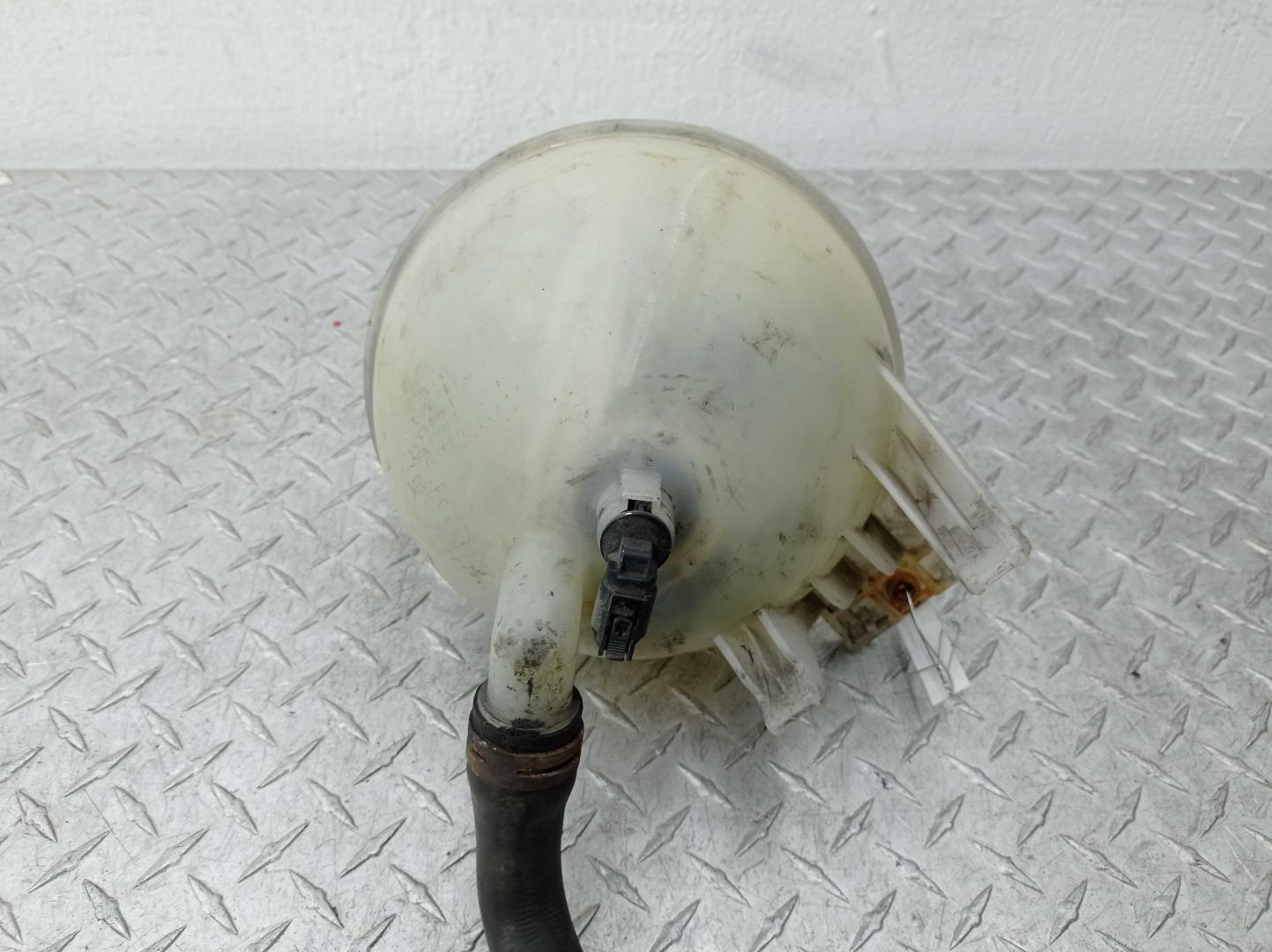 Бачок расширительный