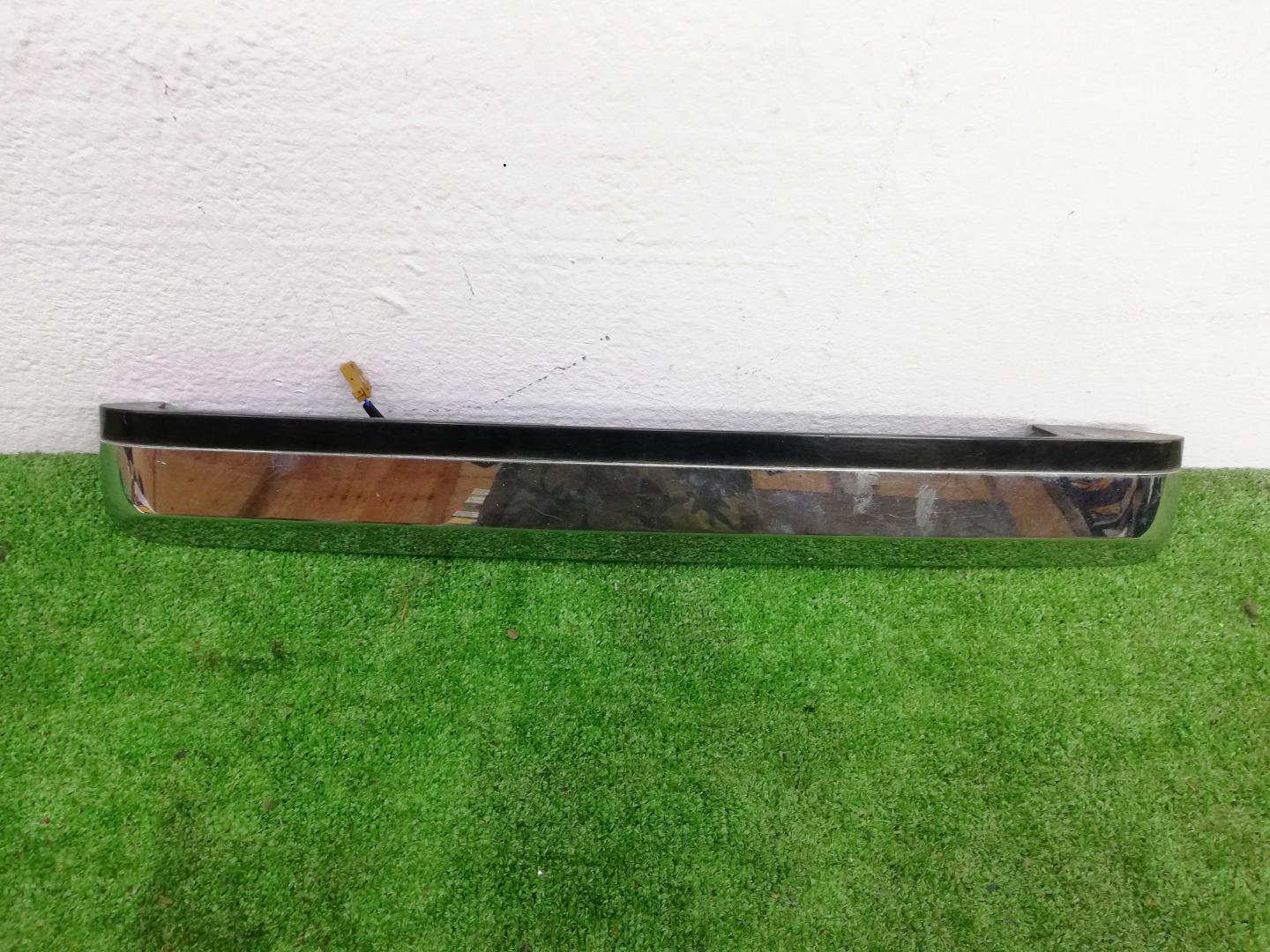 Накладка крышки багажника