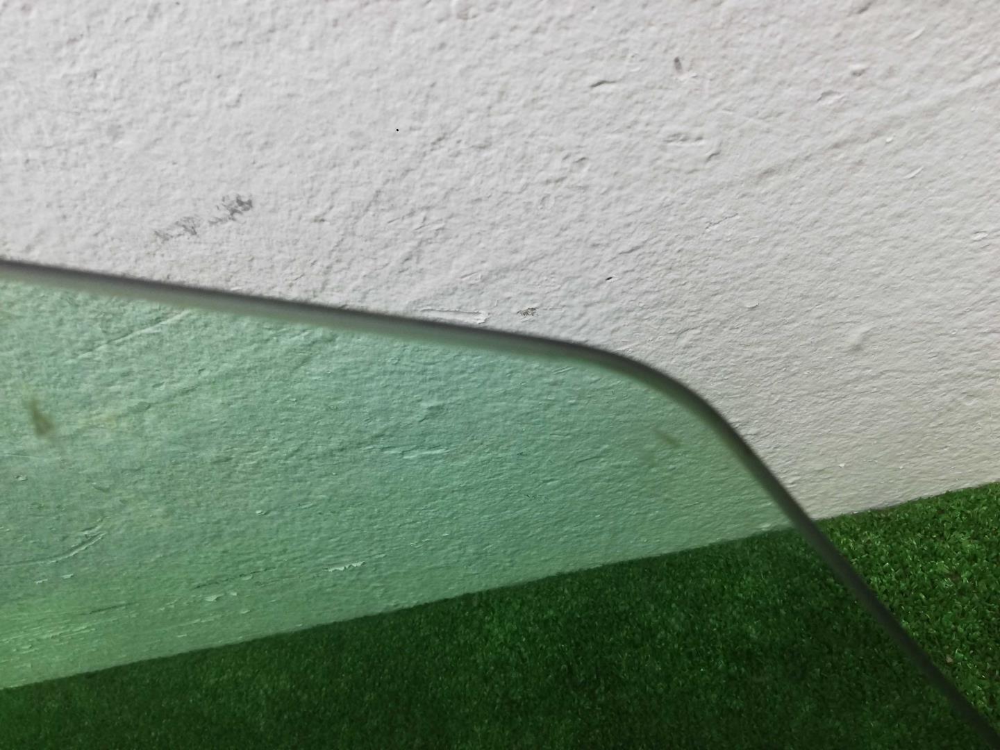 Стекло двери передней правой