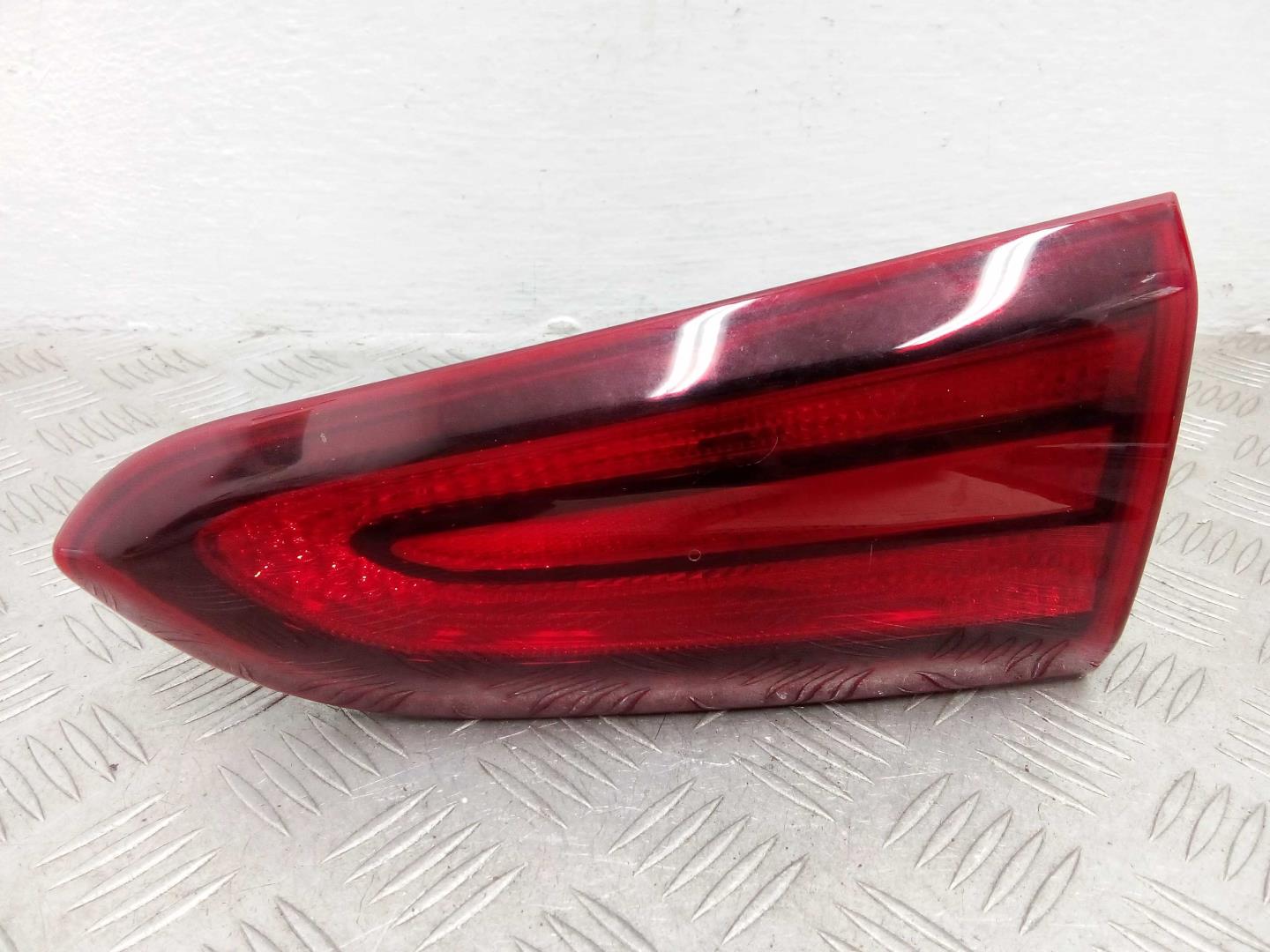 Фонарь задний внутренний правый