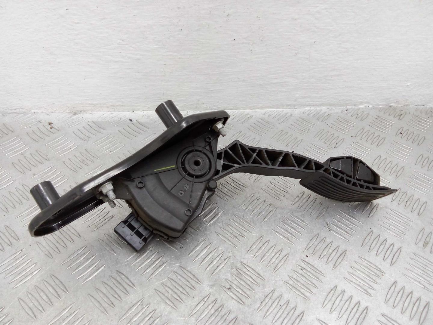 Педаль газа