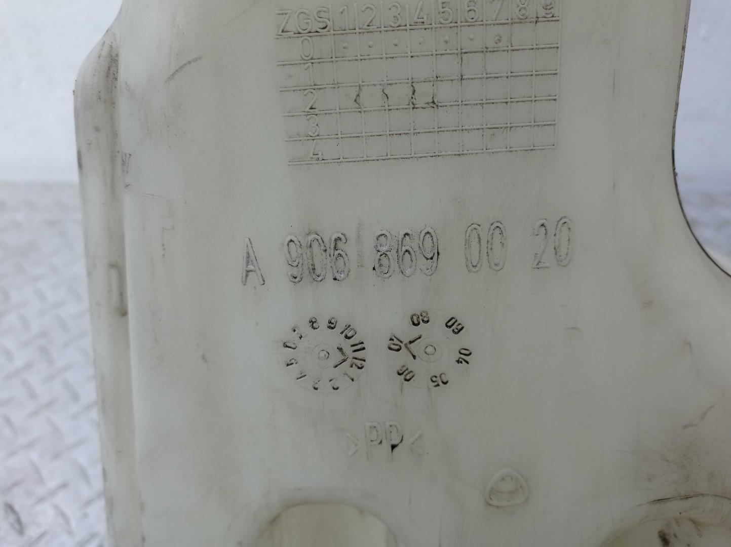 Бачок омывателя лобового стекла