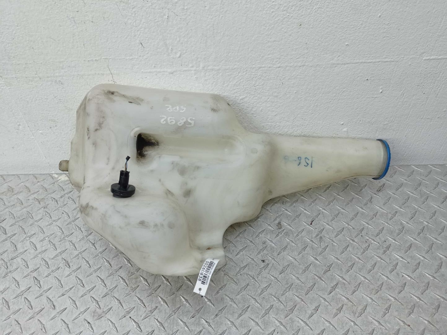 Бачок омывателя лобового стекла