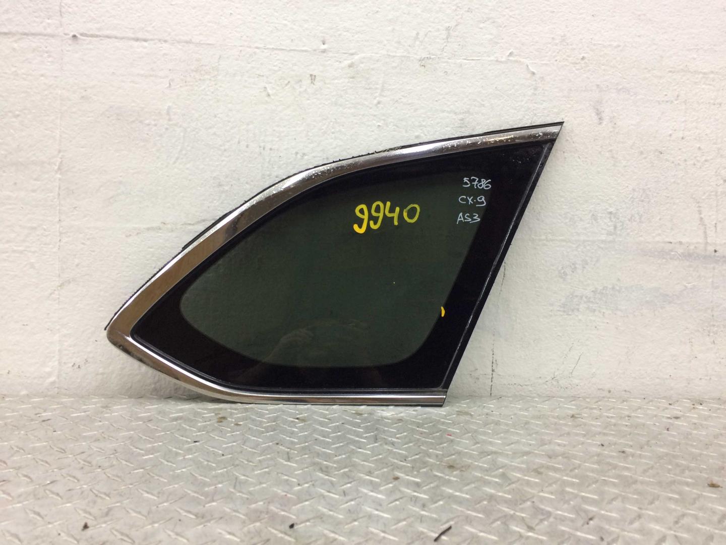 Стекло кузовное глухое правое