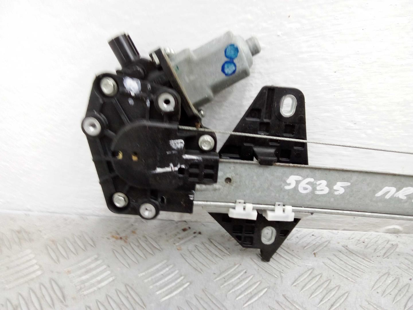 Стеклоподъемник электр. передний правый