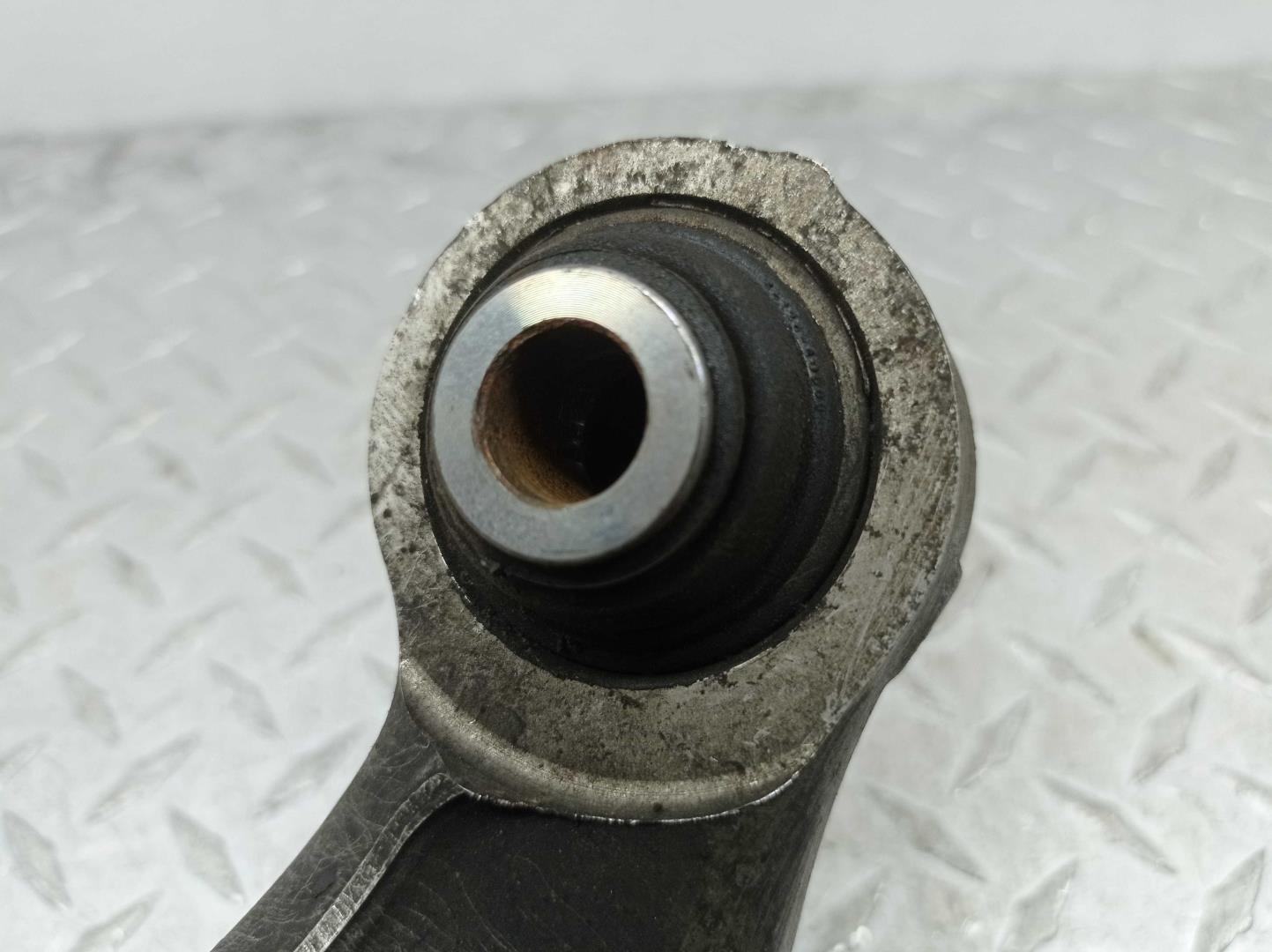 Кулак поворотный задний правый