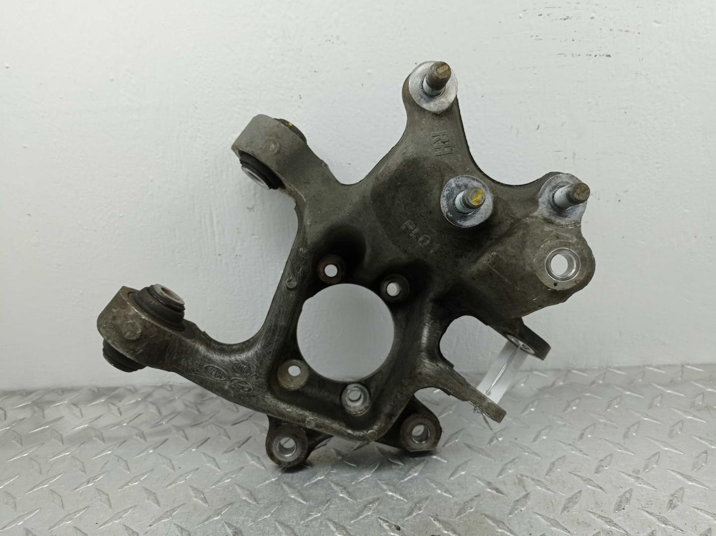 Кулак поворотный задний правый