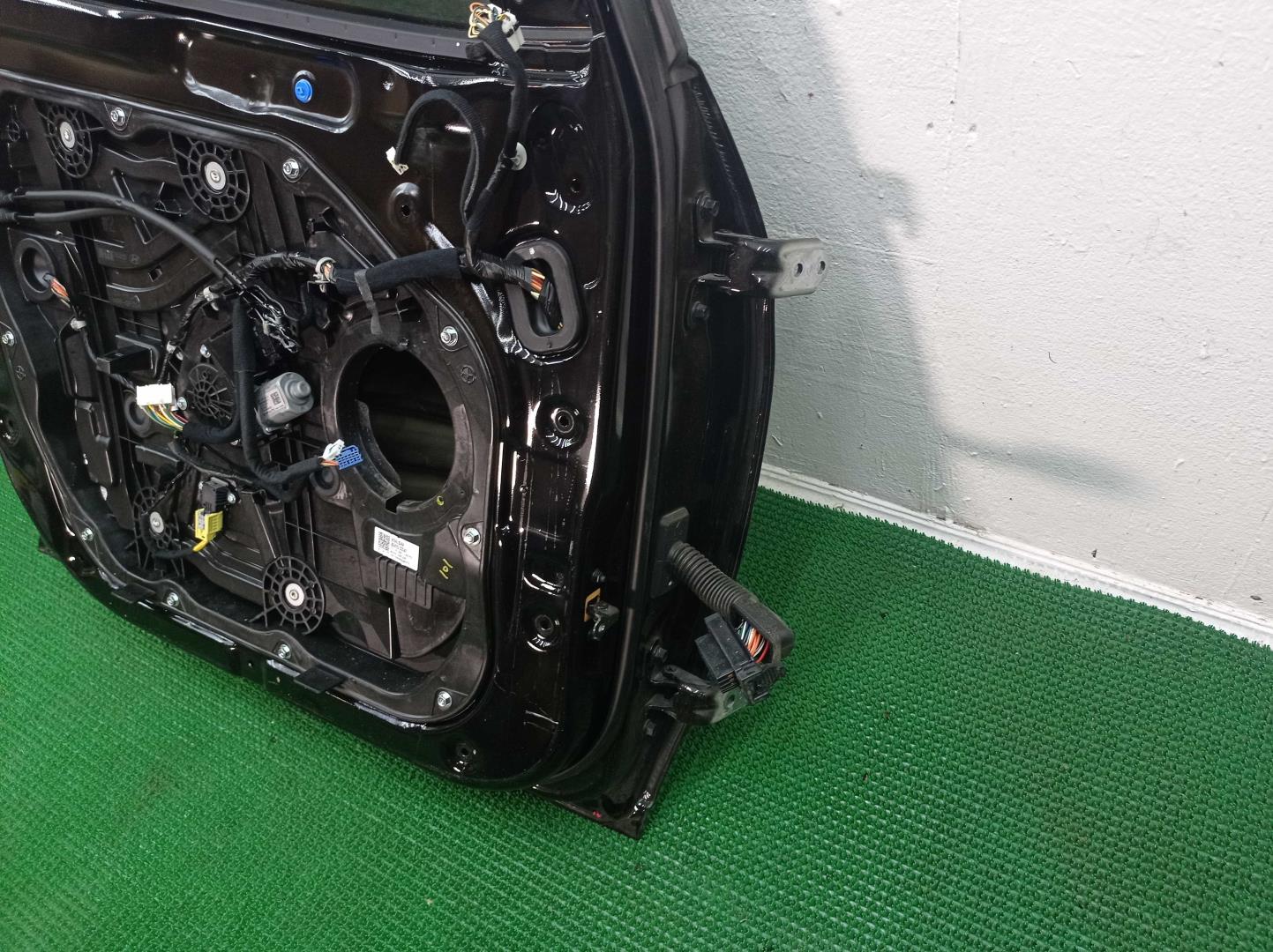 Ручка двери передней наружная левая