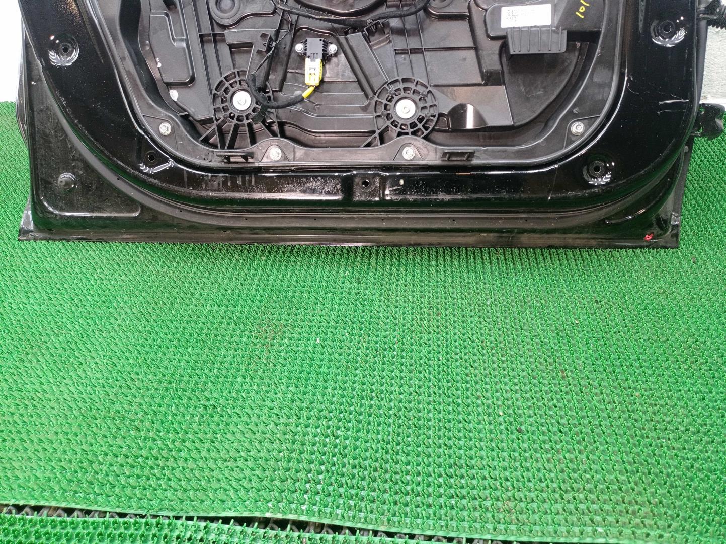 Ручка двери передней наружная левая