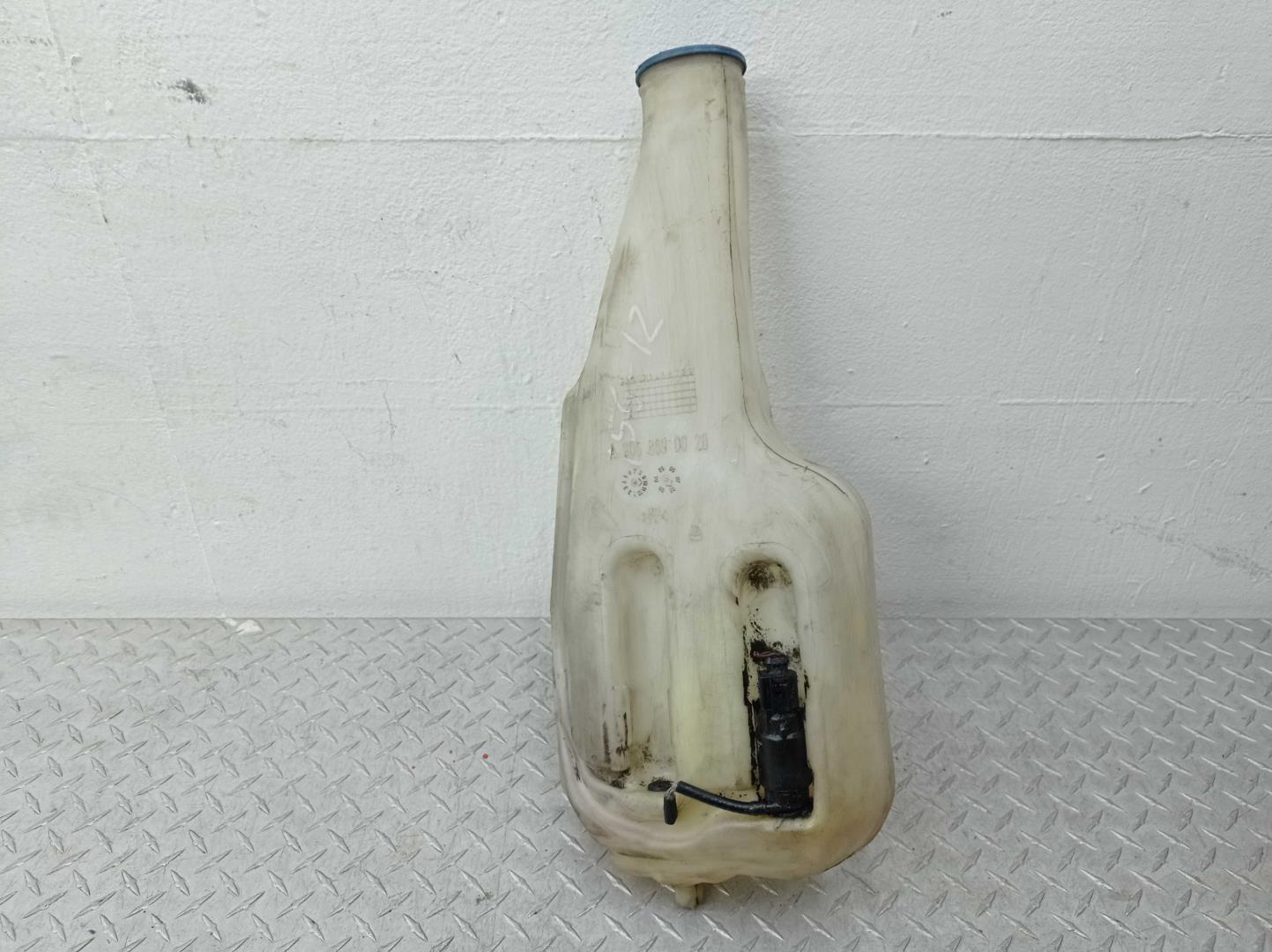 Бачок омывателя лобового стекла