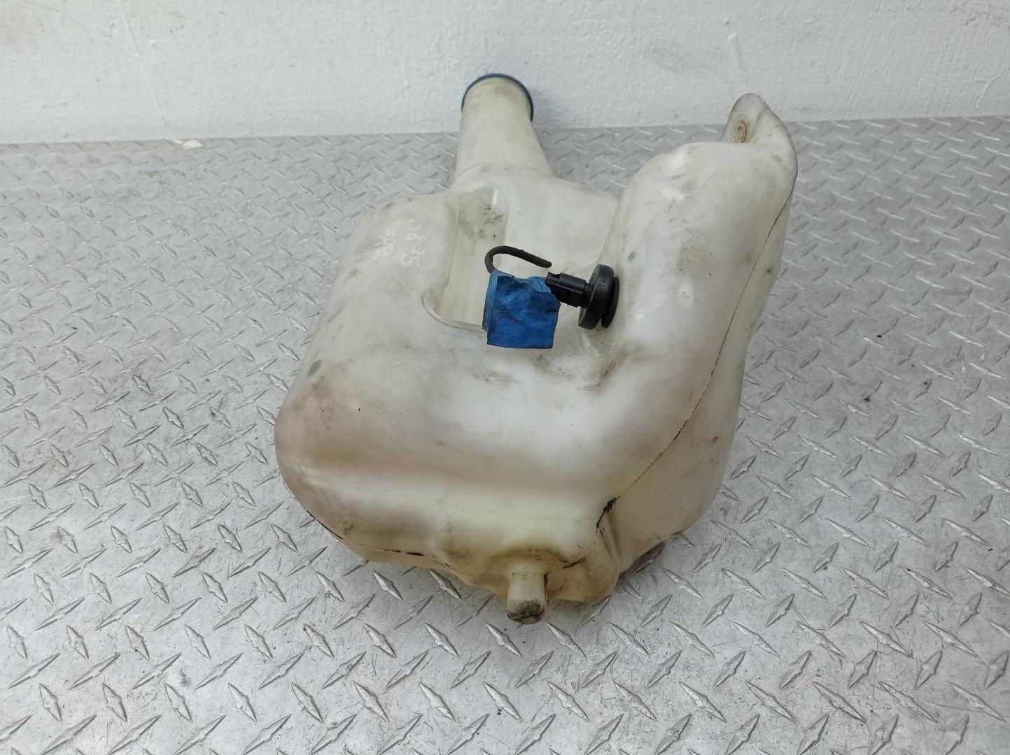 Бачок омывателя лобового стекла