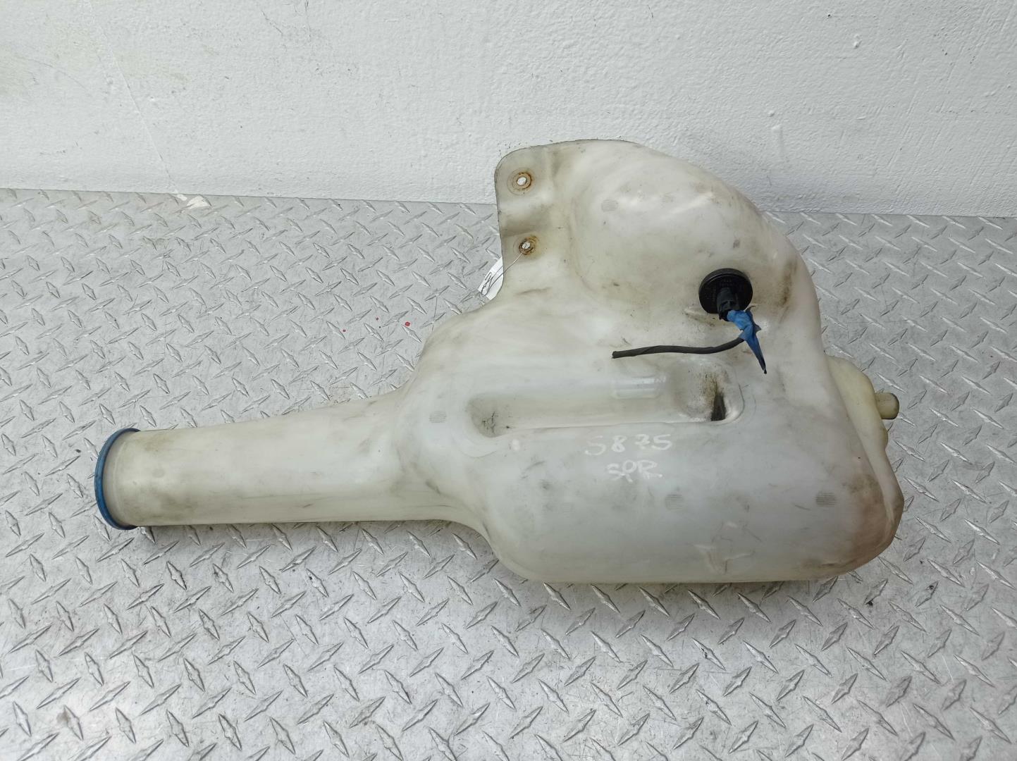 Бачок омывателя лобового стекла