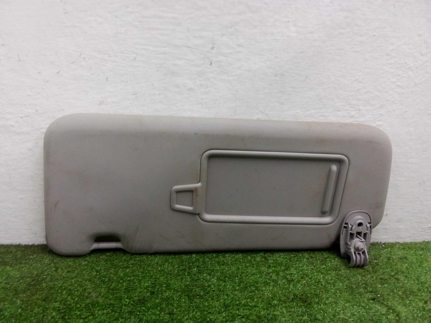 Козырек солнцезащитный