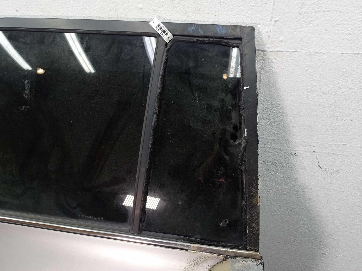 Петля двери