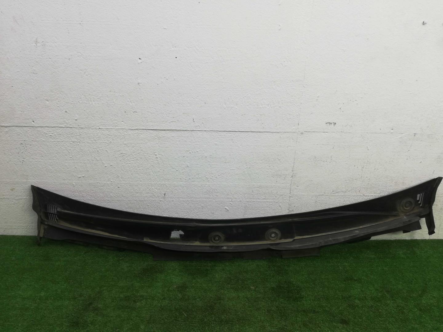 Решетка стеклоочистителей (Жабо)