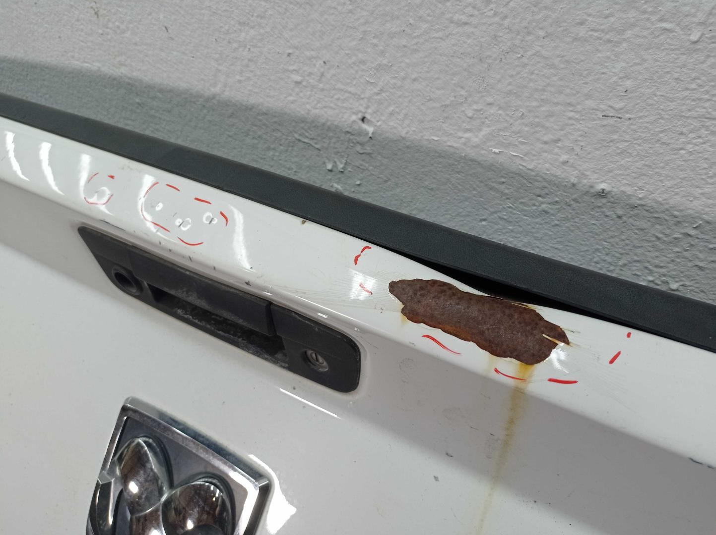 Дверь багажника нижняя (борт)