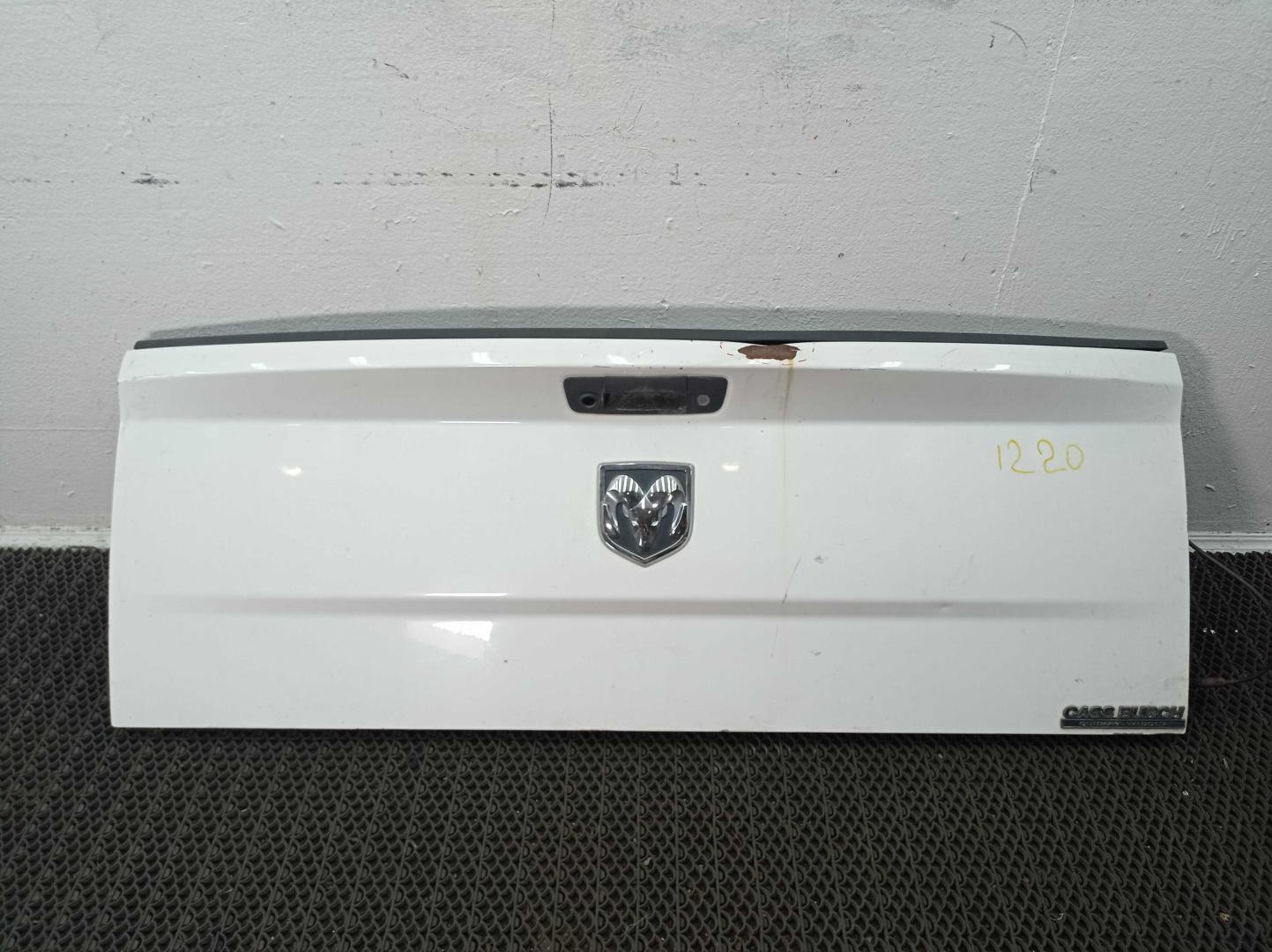 Дверь багажника нижняя (борт)