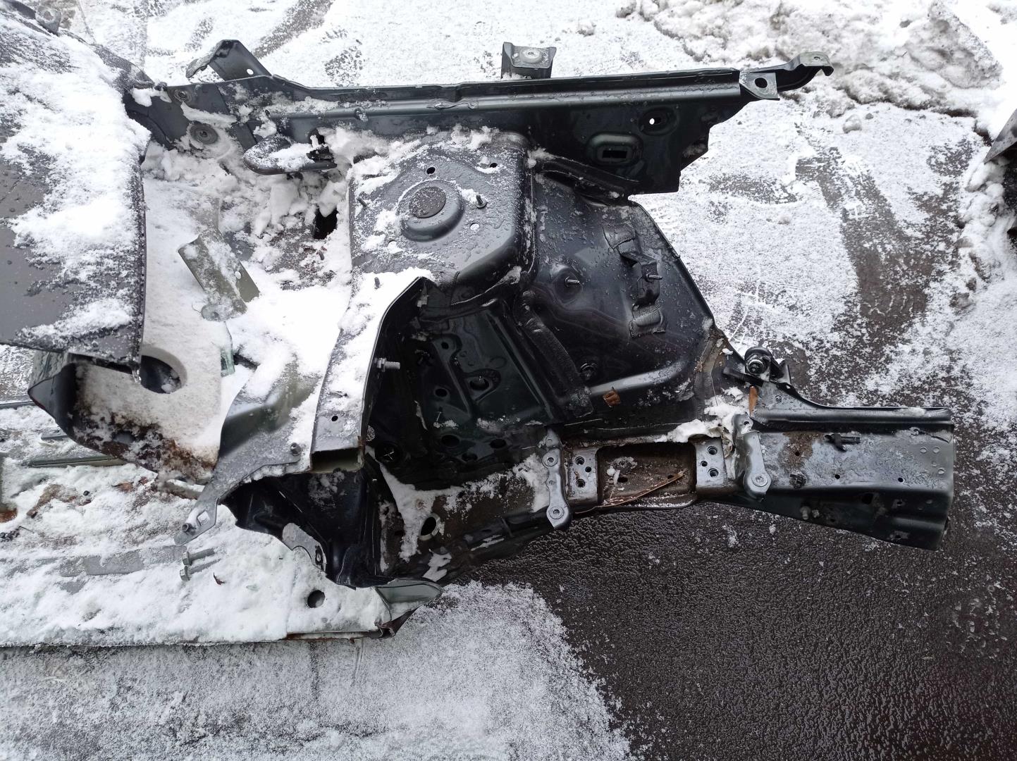 Стекло кузовное глухое левое