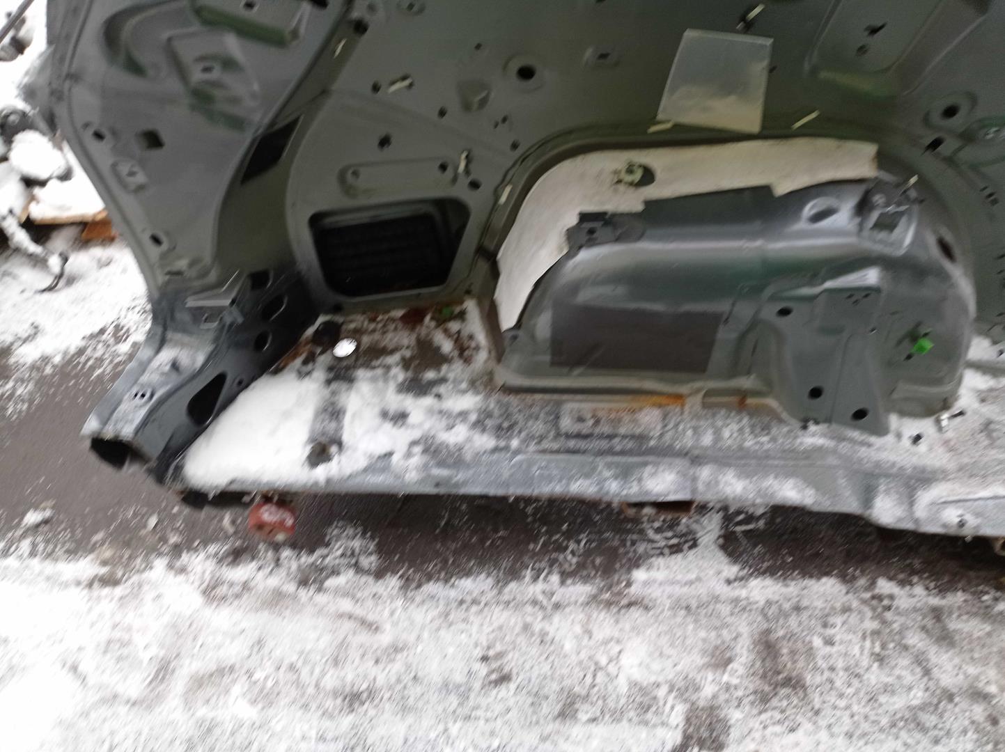 Стекло кузовное глухое левое