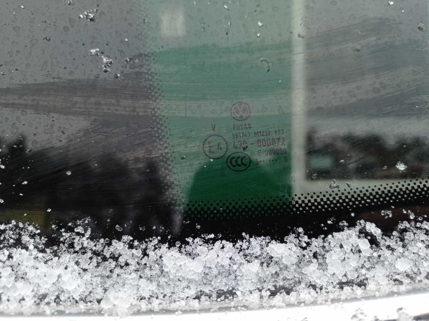 Стекло кузовное глухое левое