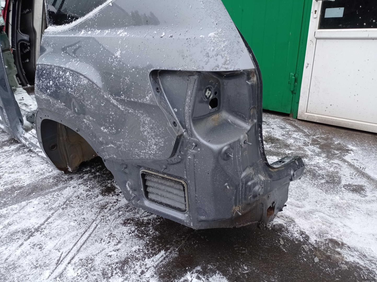 Стекло кузовное глухое левое