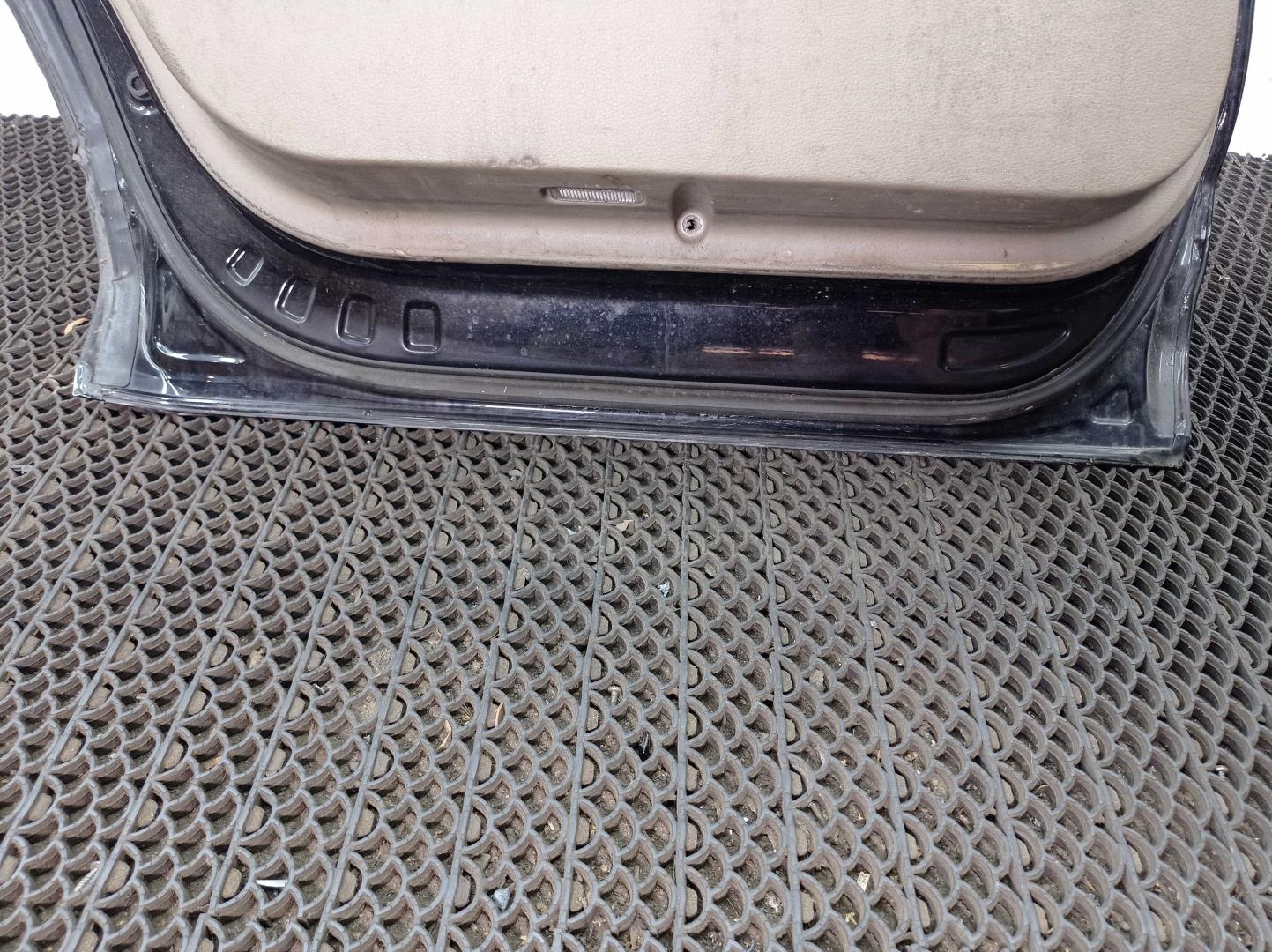 Дверь задняя левая