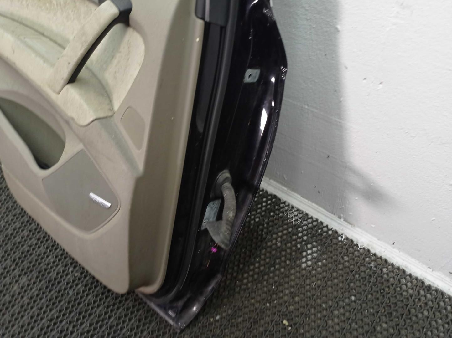 Дверь задняя левая