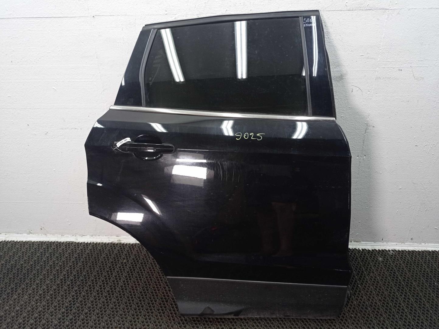 Ограничитель двери