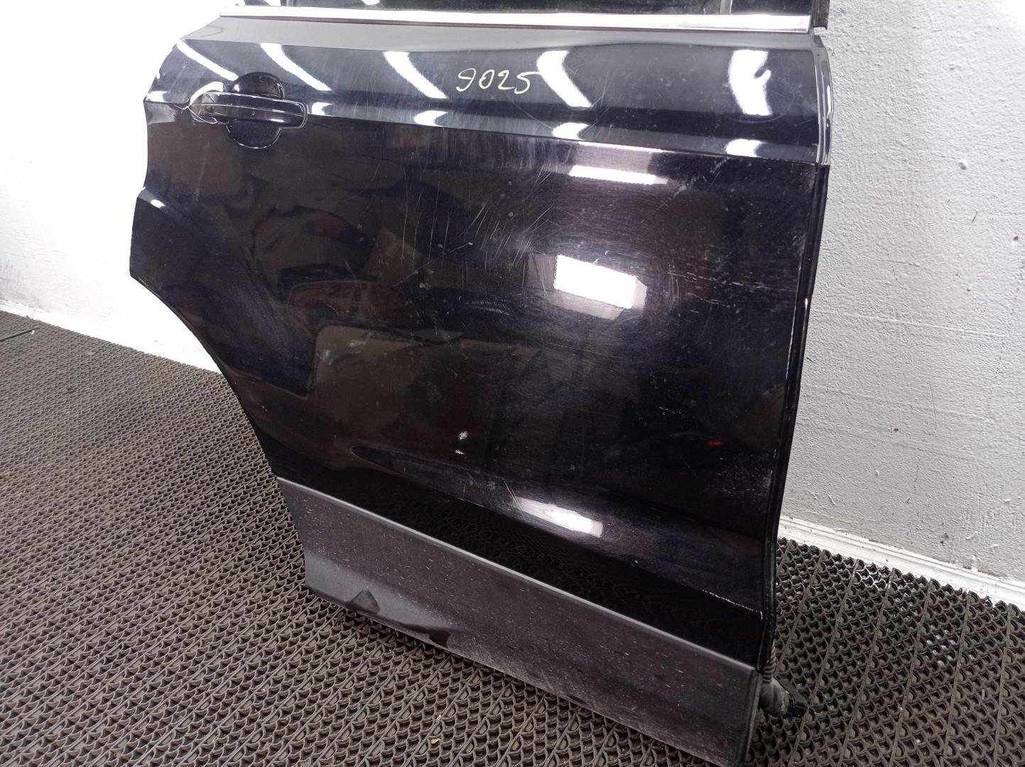 Ограничитель двери