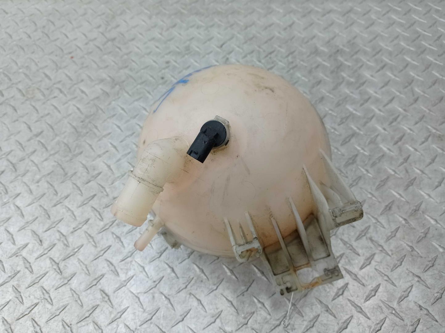 Бачок расширительный