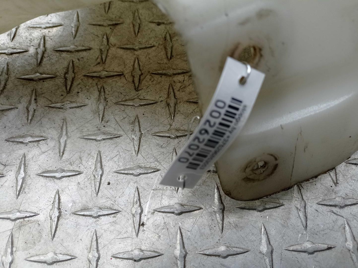 Бачок омывателя лобового стекла