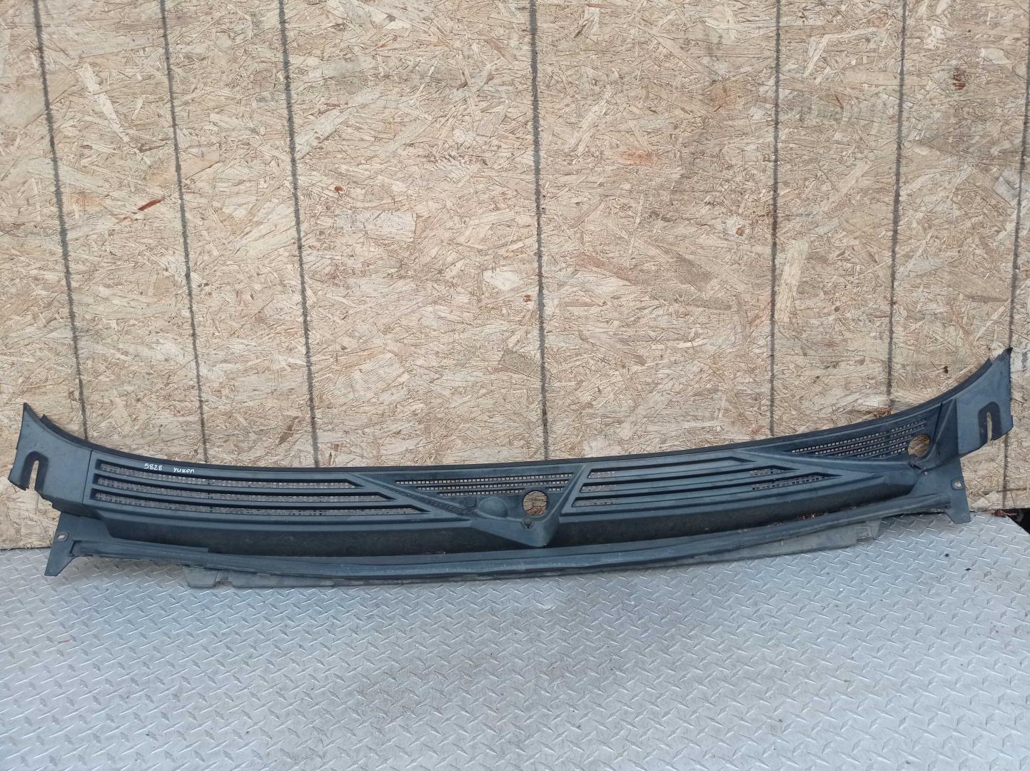 Решетка стеклоочистителей (Жабо)