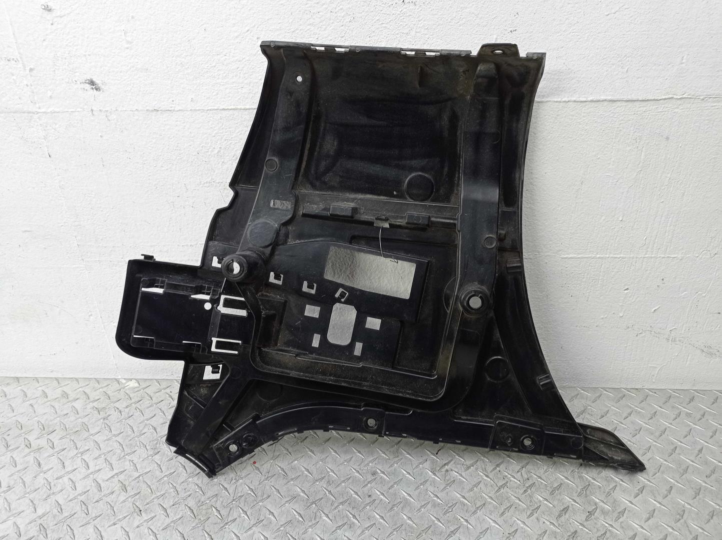 Кронштейн заднего бампера