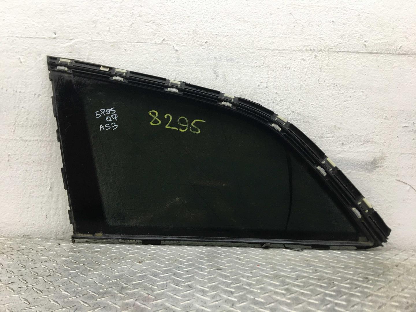 Стекло кузовное глухое левое