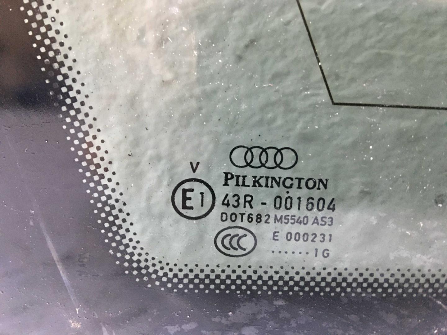 Стекло кузовное глухое левое