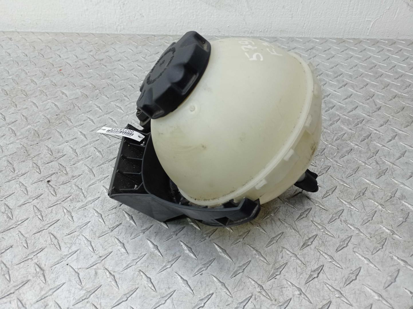 Бачок расширительный