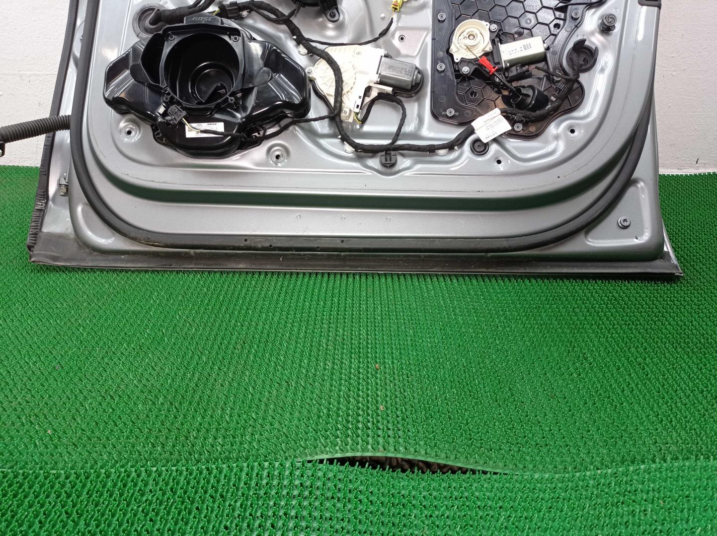 Стеклоподъемник электр. передний правый