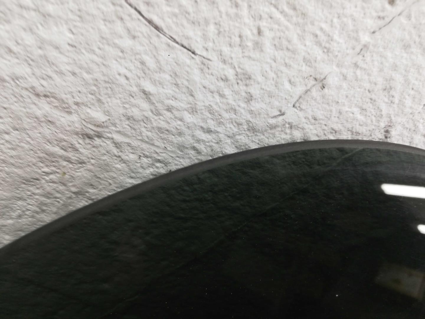 Стекло двери задней правой