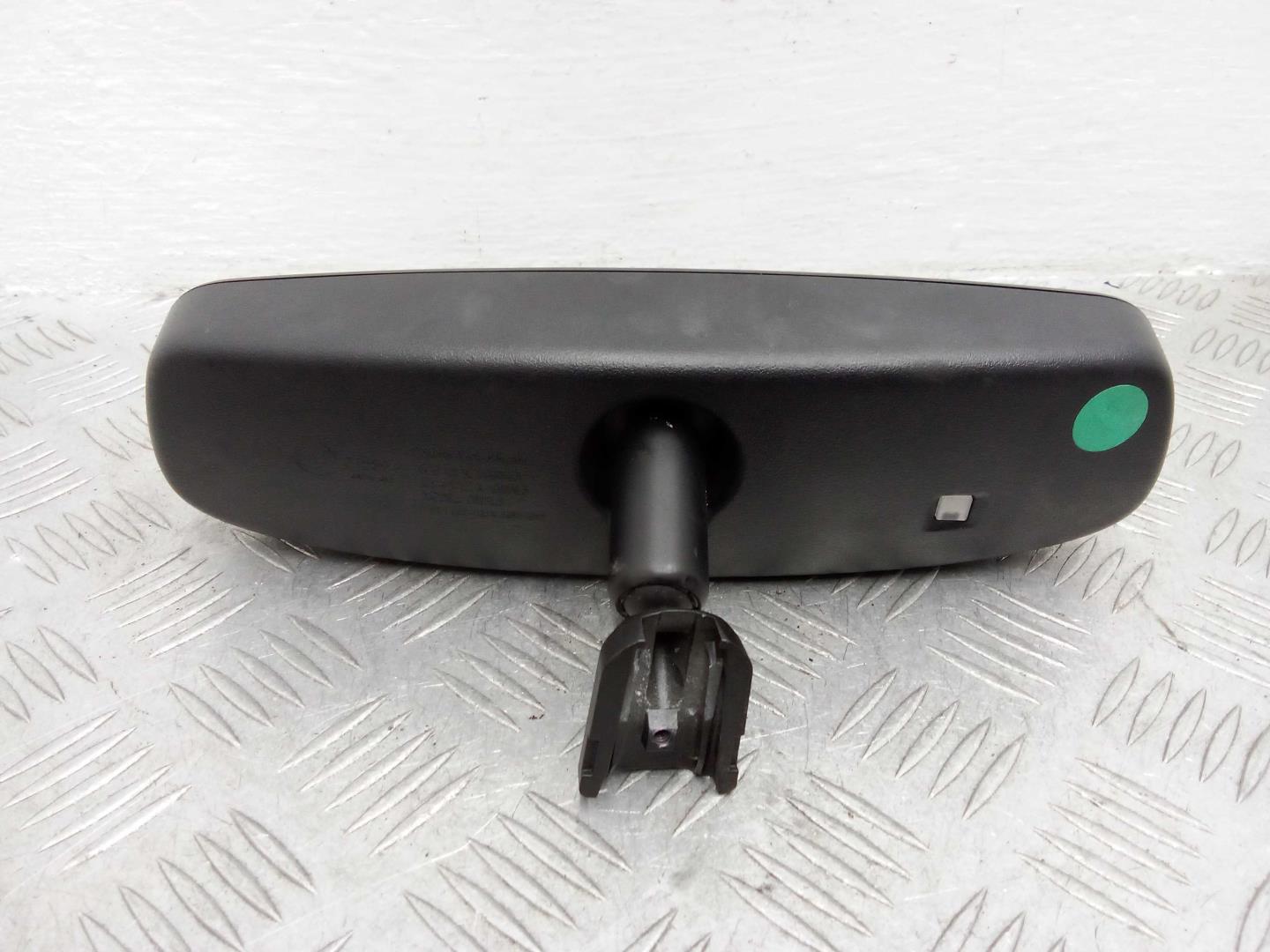 Зеркало заднего вида