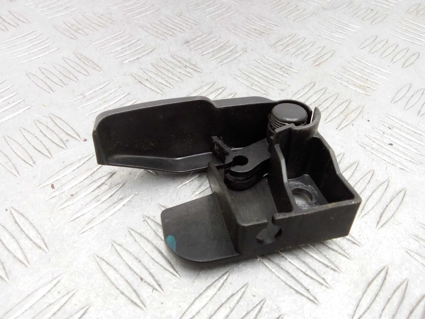 Ручка открывания капота