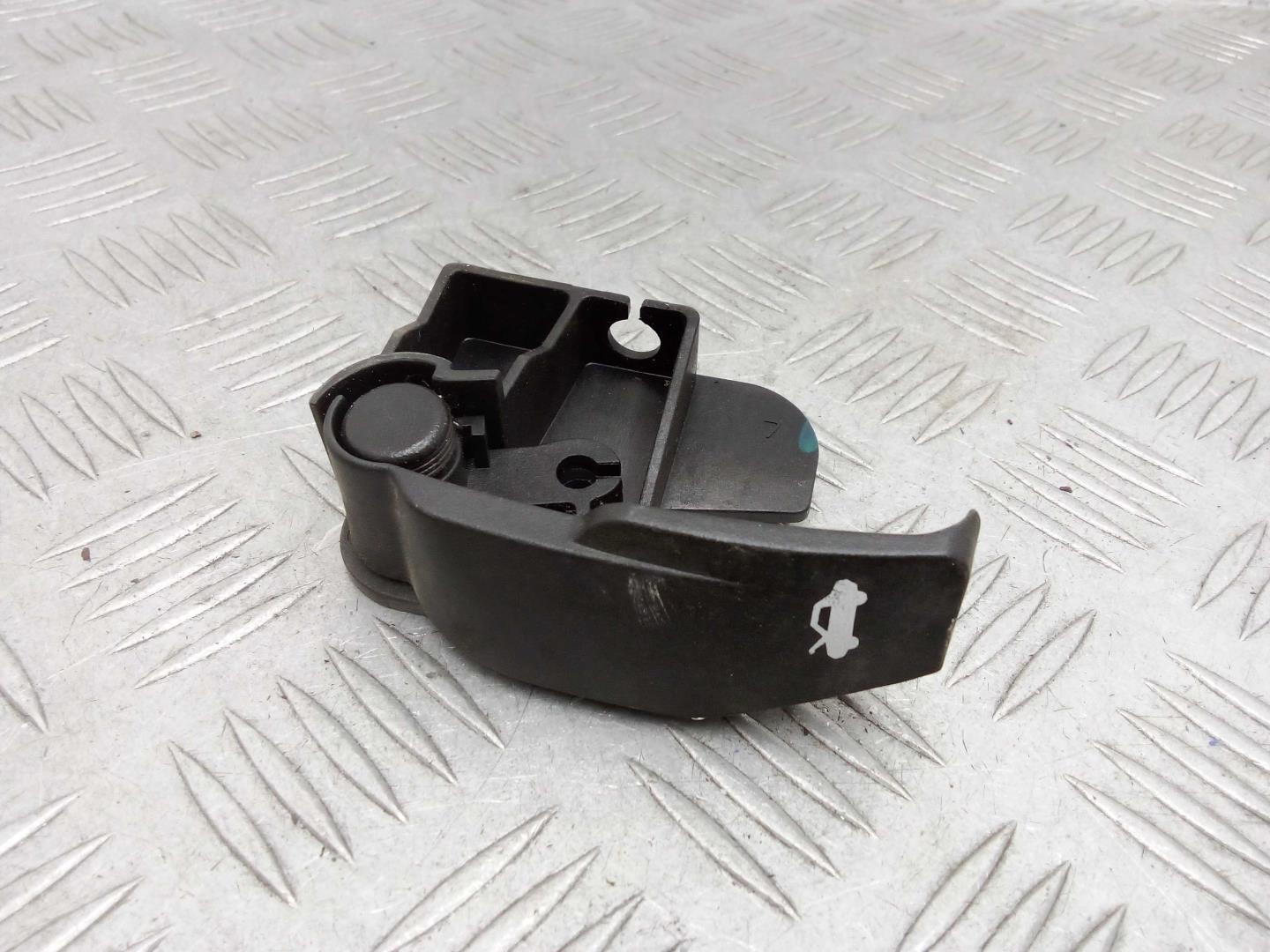 Ручка открывания капота