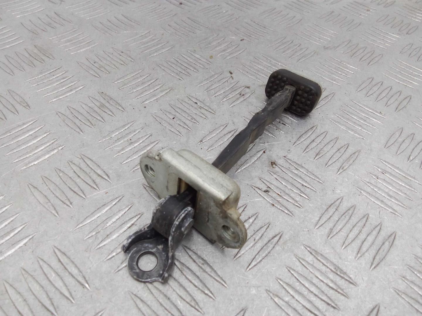 Ограничитель двери