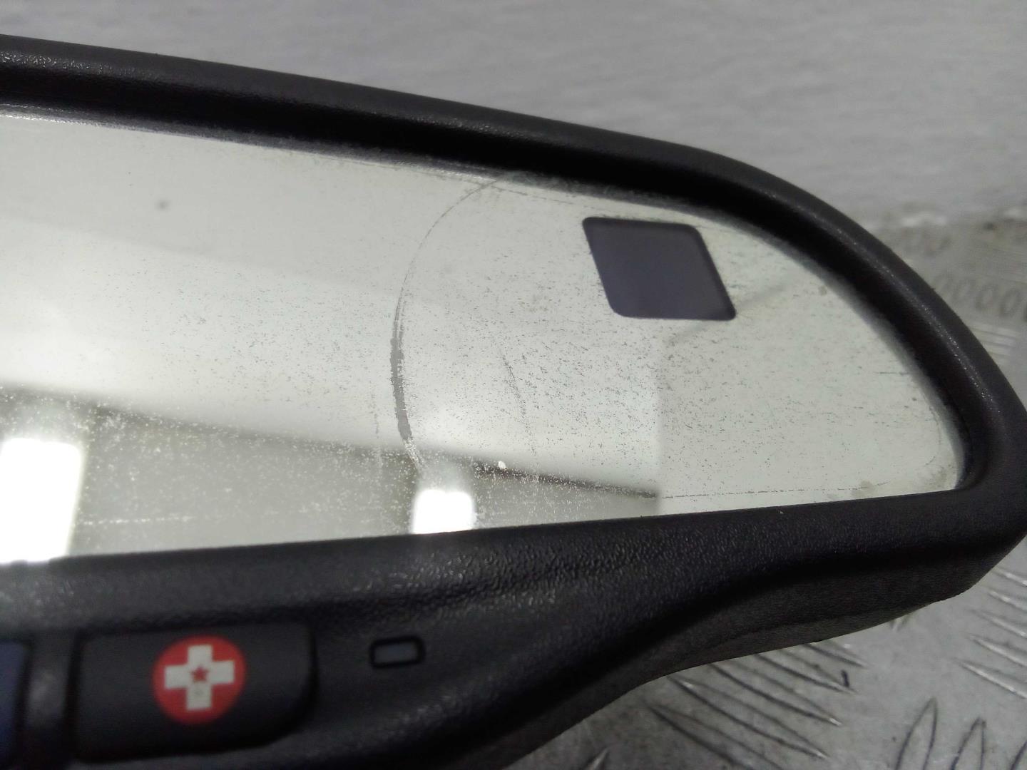 Зеркало заднего вида