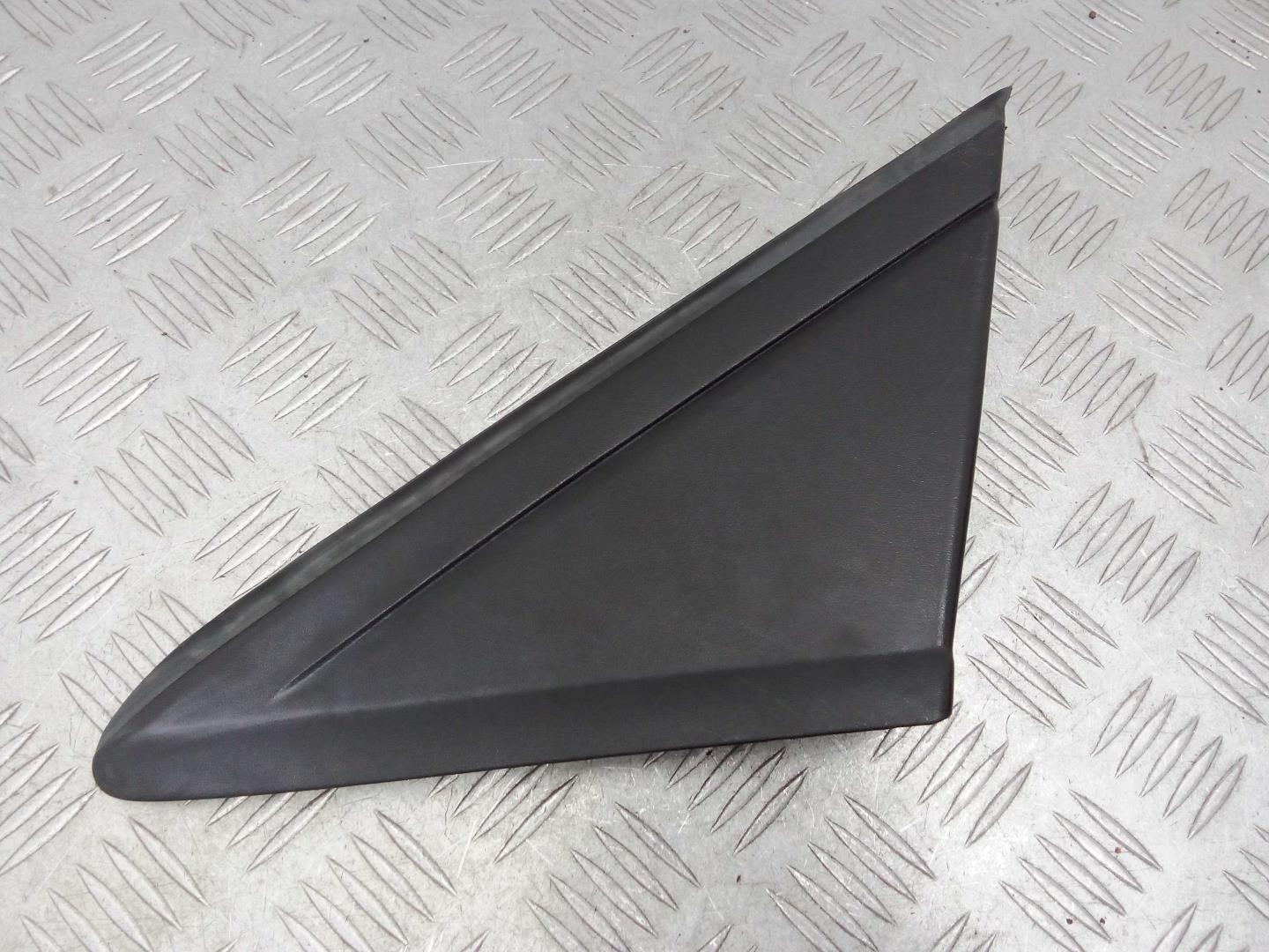 Накладка переднего крыла левого