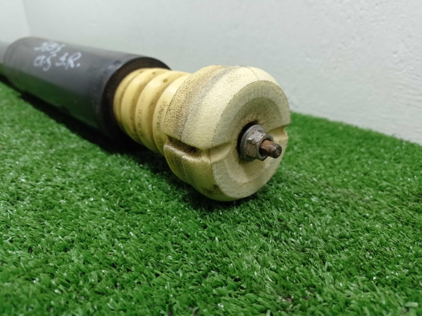 Амортизатор задний правый