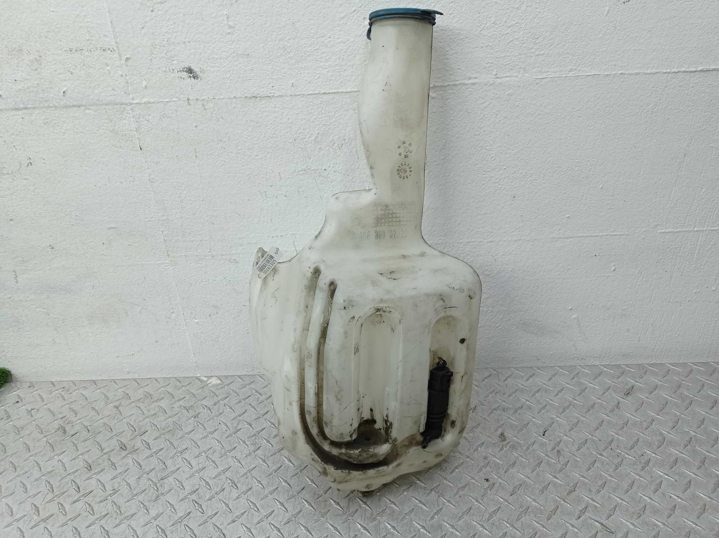 Бачок омывателя лобового стекла